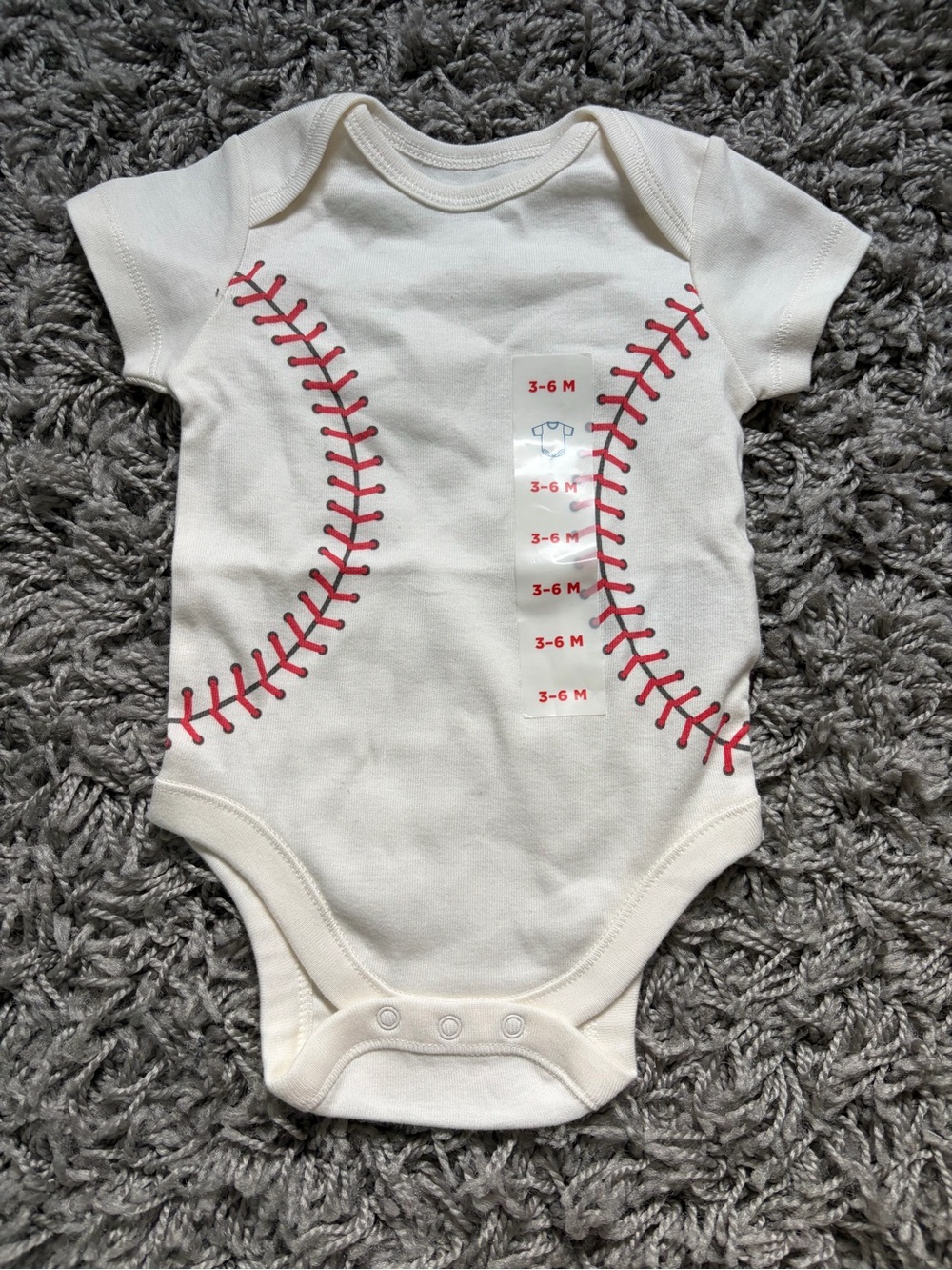 Old Navy Cream Baby Baseball Graphic One-Piece Bodysuit